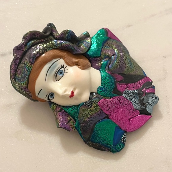 VTG Art Deco Lady Face Head Brooch Pin with real feathers Aristocrat - Picture 2 of 11